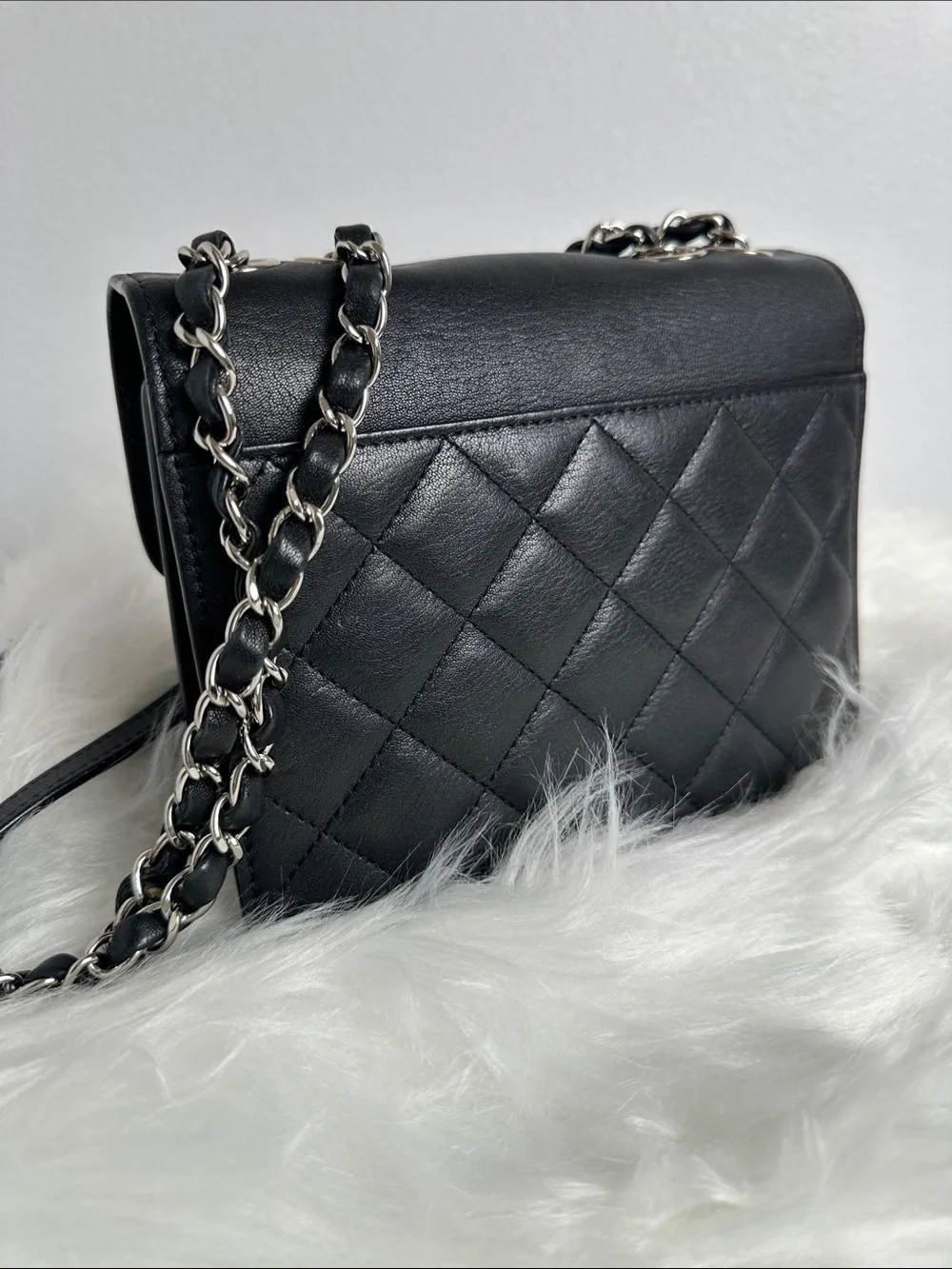CHANEL classic elegant
